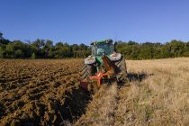 Indija hoće da ulaže u srpske traktore